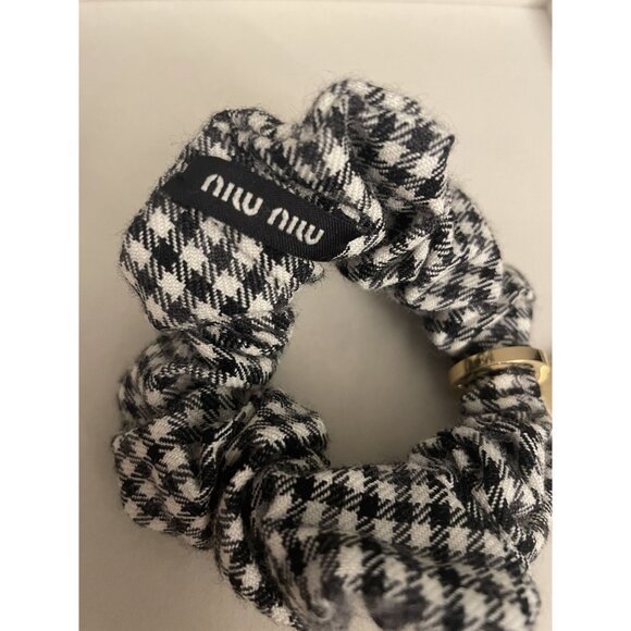 Miu Miu Houndstooth Scrunchie With Gold-Tone Charm - Picture 2 of 4